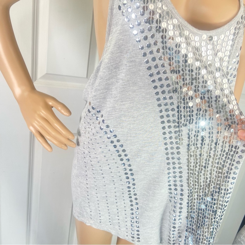 Romeo & Juliet Couture Sequined Gray Top - Picture 16 of 17